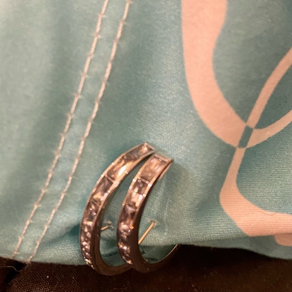 KENDRA SCOTT • Jack Silver Statement Stud Earrings - Picture 4 of 5